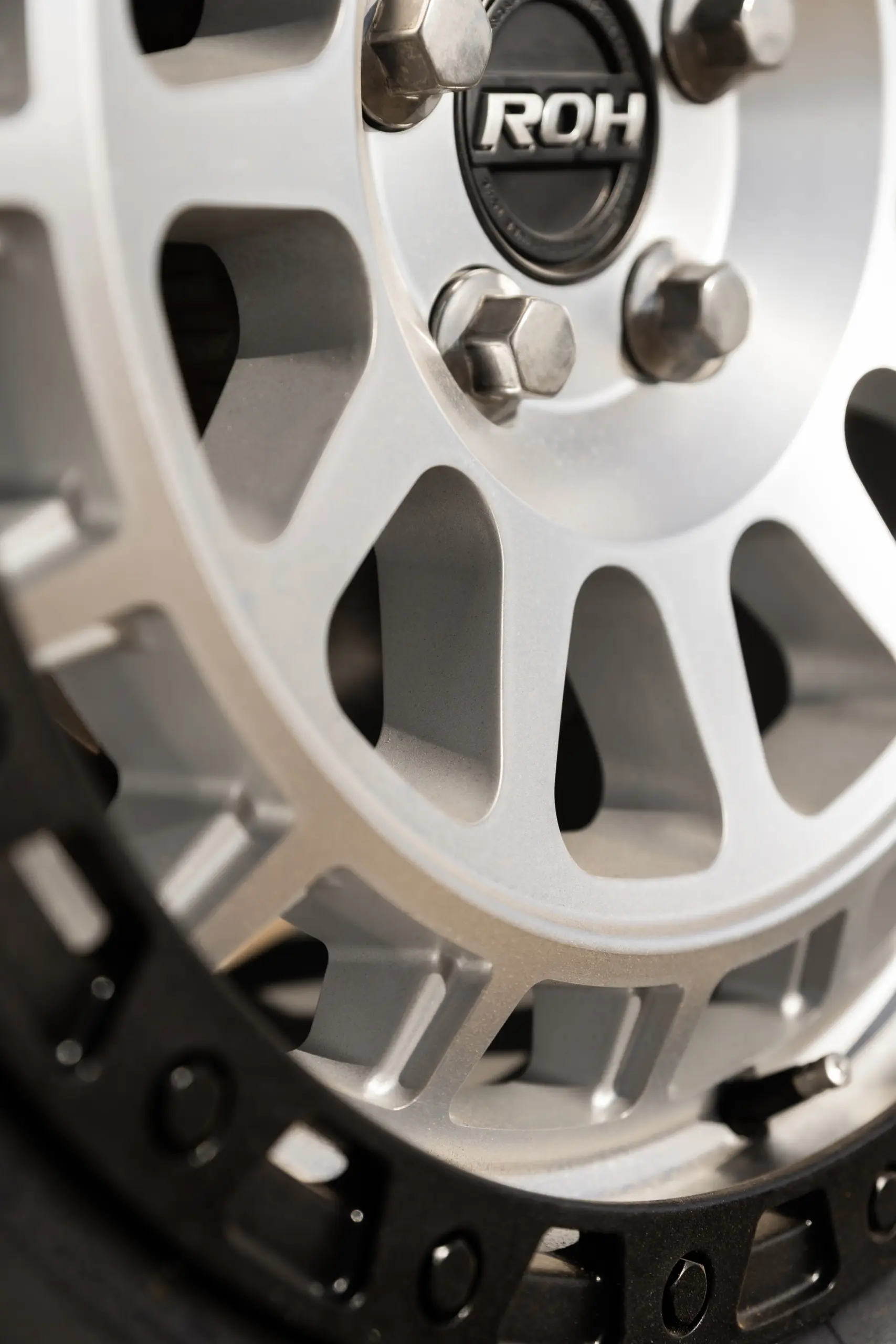 Black Land Rover Defender 90 with 20x9 +22 5x120 Machined Centre Black Lip ROH Assault Wheels