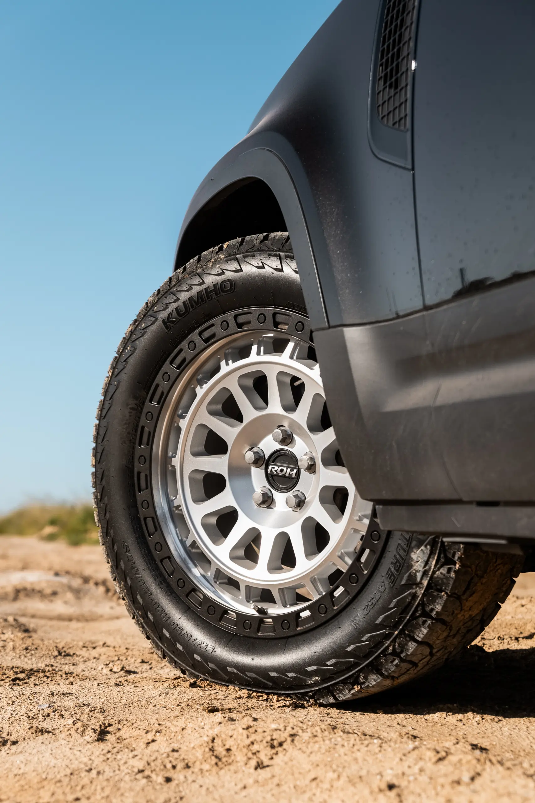Black Land Rover Defender 90 with 20x9 +22 5x120 Machined Centre Black Lip ROH Assault Wheels