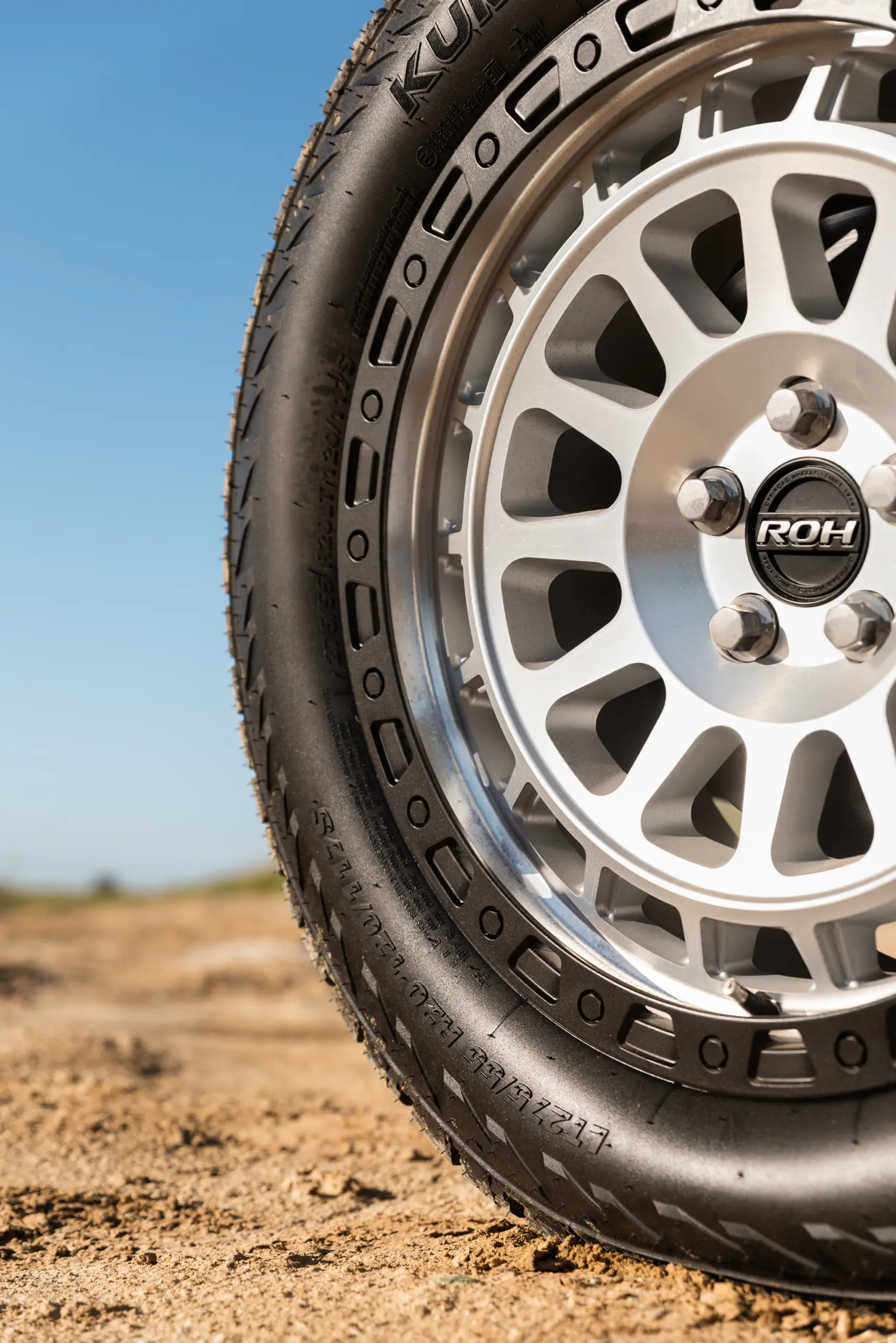 Black Land Rover Defender 90 with 20x9 +22 5x120 Machined Centre Black Lip ROH Assault Wheels