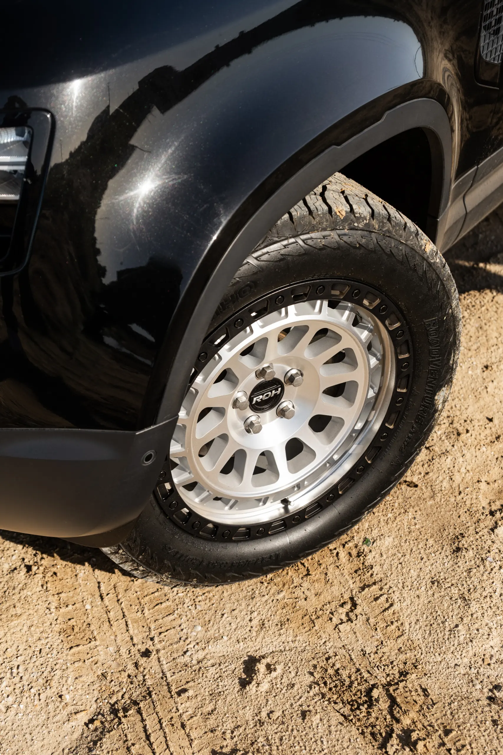 Black Land Rover Defender 90 with 20x9 +22 5x120 Machined Centre Black Lip ROH Assault Wheels