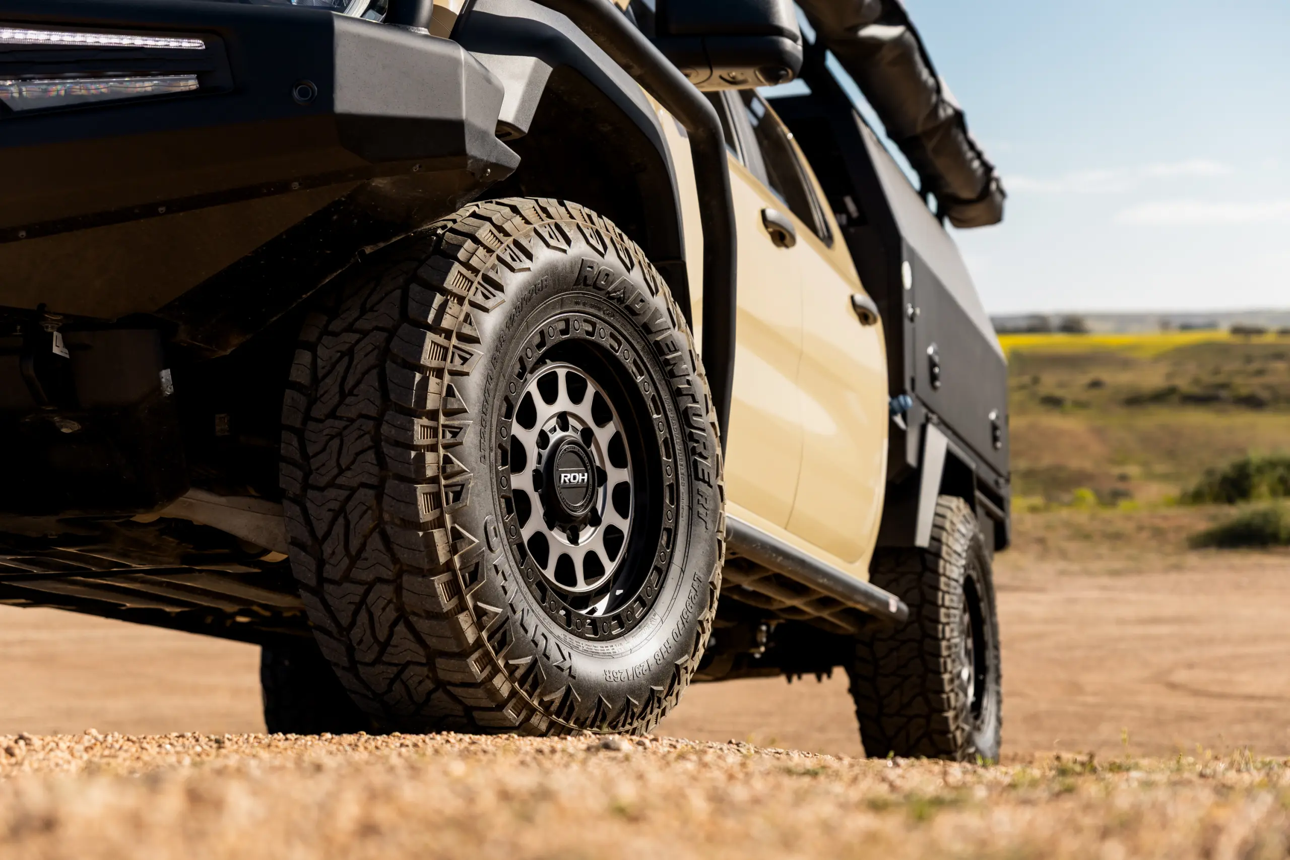 Ford Ranger Super Duty with 18x9 +20 Graphite Centre Black Lip Assault 4x4 Wheel Design off road
