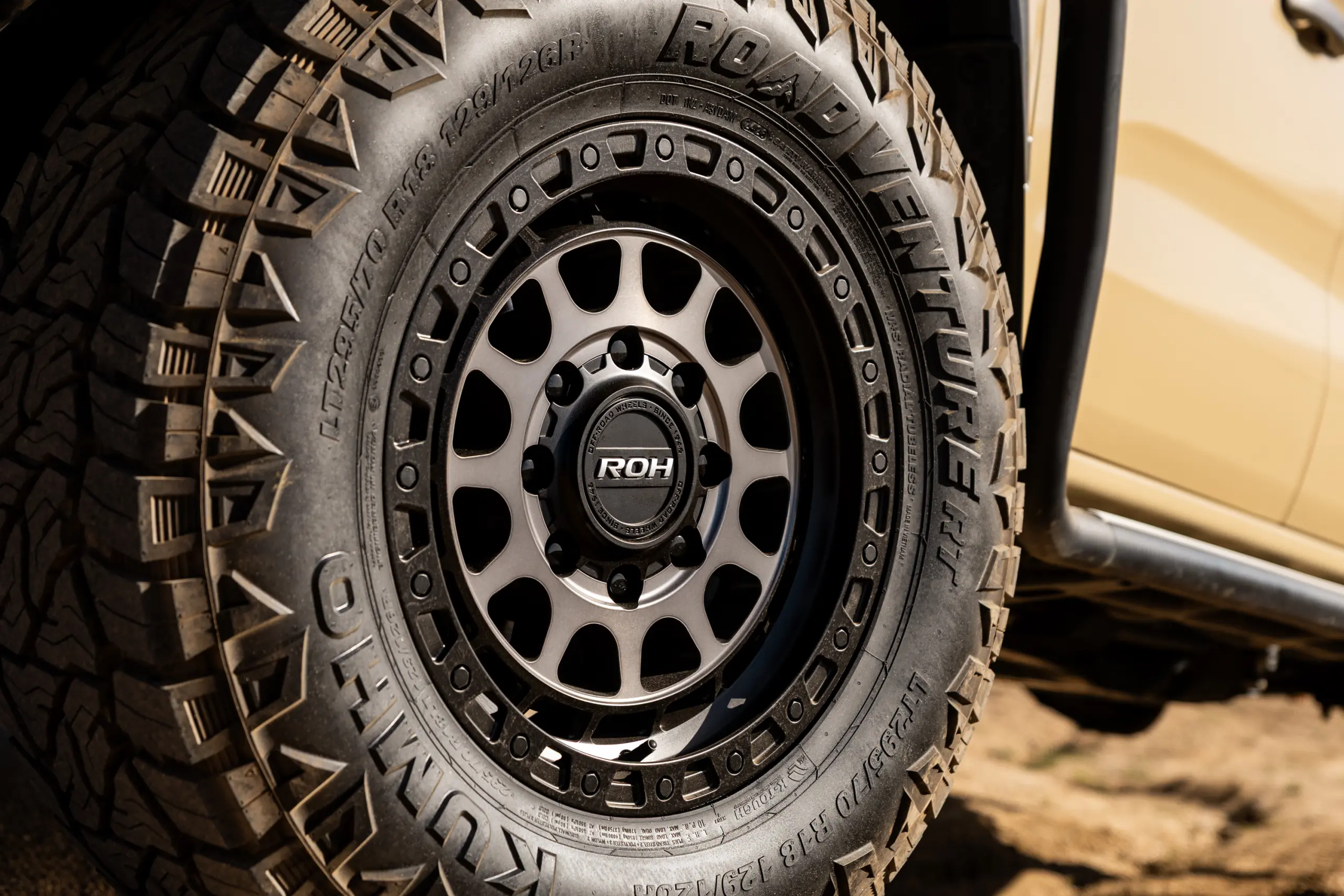 Ford Ranger Super Duty with 18x9 +20 Graphite Centre Black Lip Assault 4x4 Wheel Design off road