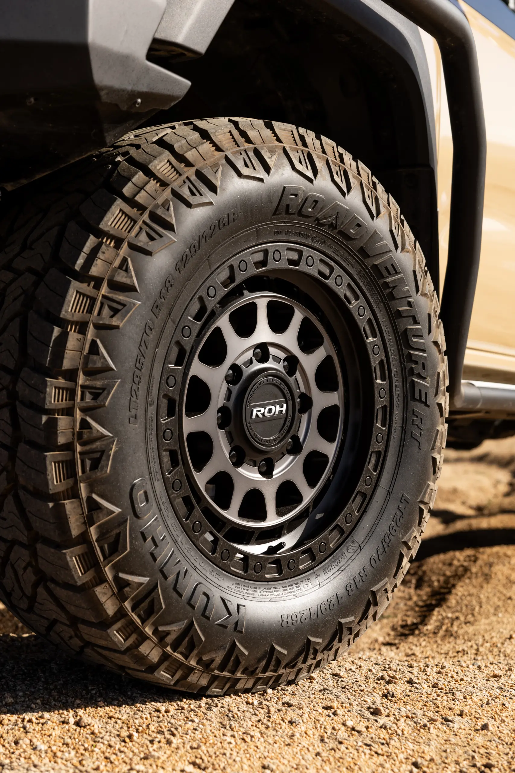 Ford Ranger Super Duty with 18x9 +20 Graphite Centre Black Lip Assault 4x4 Wheel Design off road