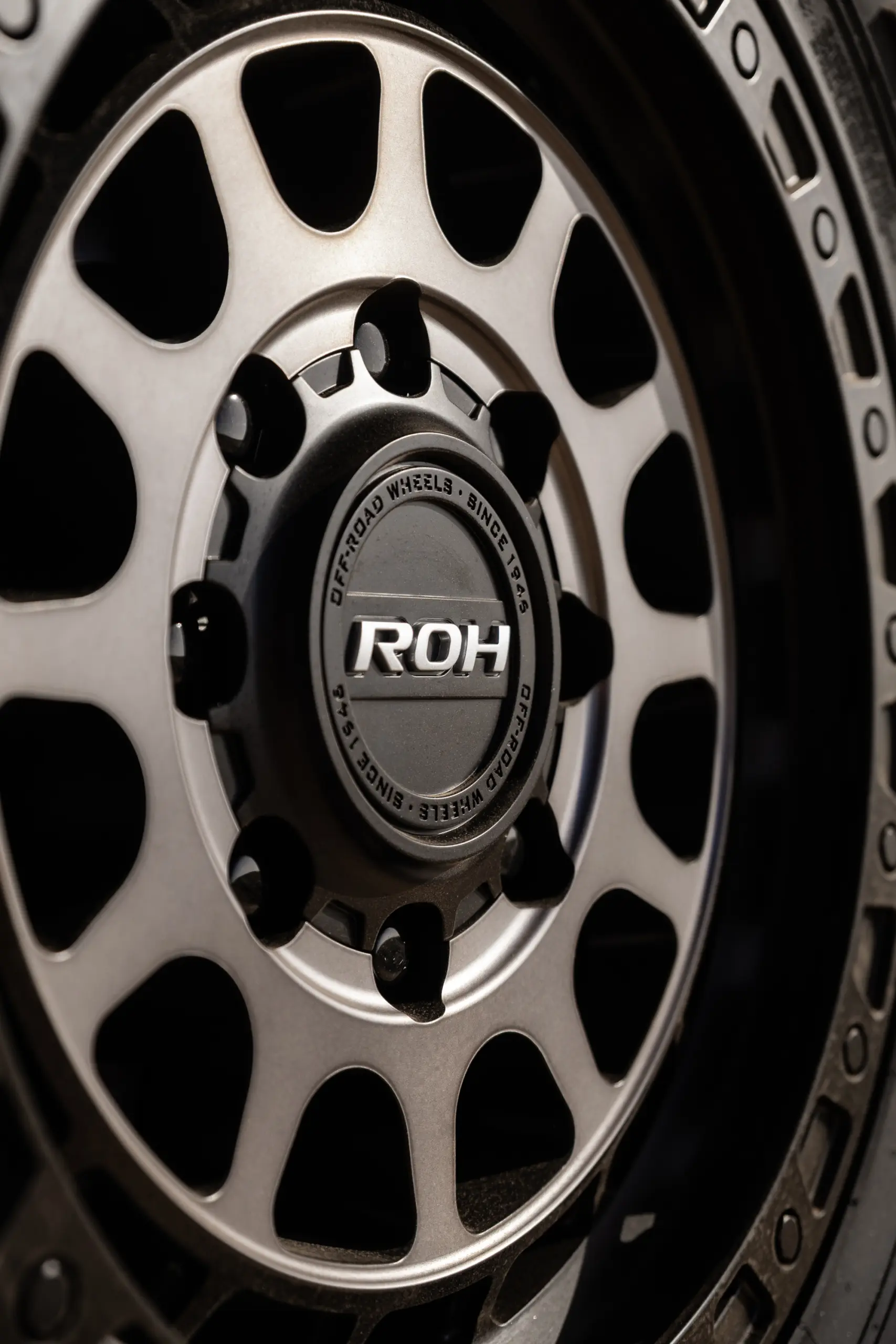 Ford Ranger Super Duty with 18x9 +20 Graphite Centre Black Lip Assault 4x4 Wheel Design off road