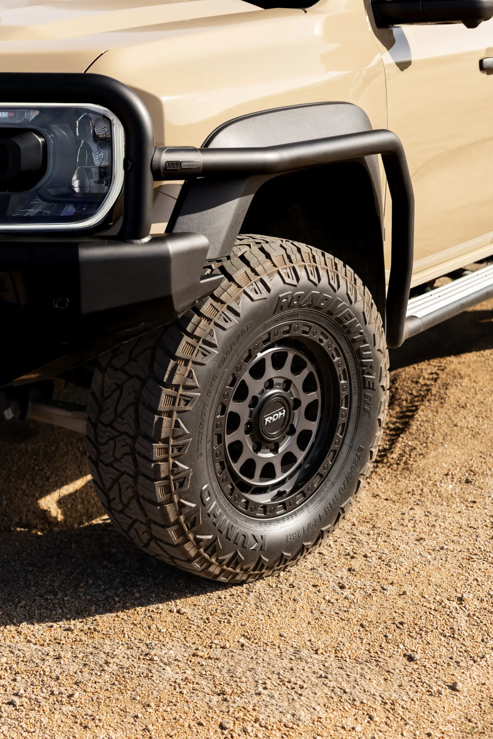 Ford Ranger Super Duty with 18x9 +20 Graphite Centre Black Lip Assault 4x4 Wheel Design off road