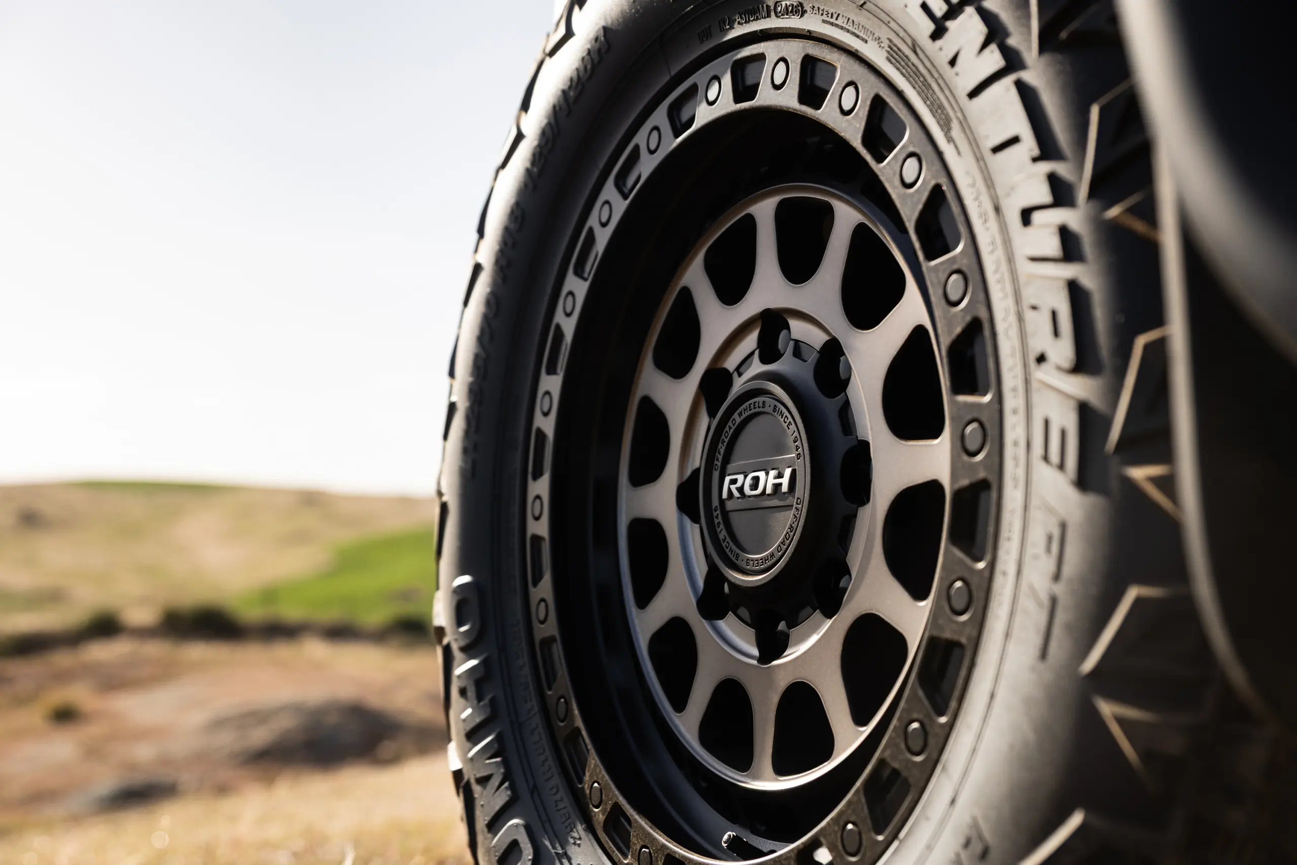 Ford Ranger Super Duty with 18x9 +20 Graphite Centre Black Lip Assault 4x4 Wheel Design off road
