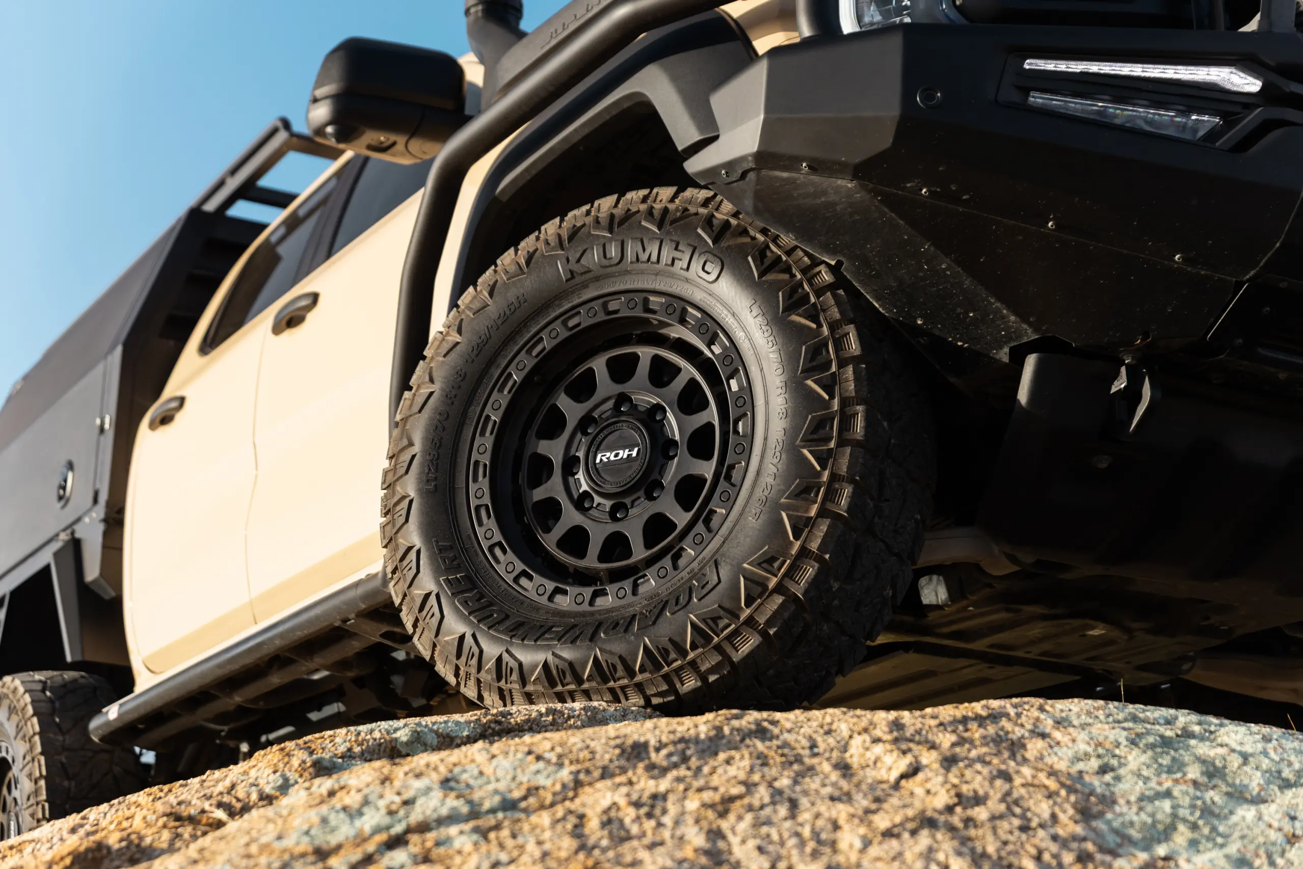 Ford Ranger Super Duty with 18x9 +20 Matte Black Assault 4x4 Wheel Design off road