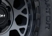 Close-up of ROH Atlas 4x4 Wheel in Graphite Centre Black Lip finish