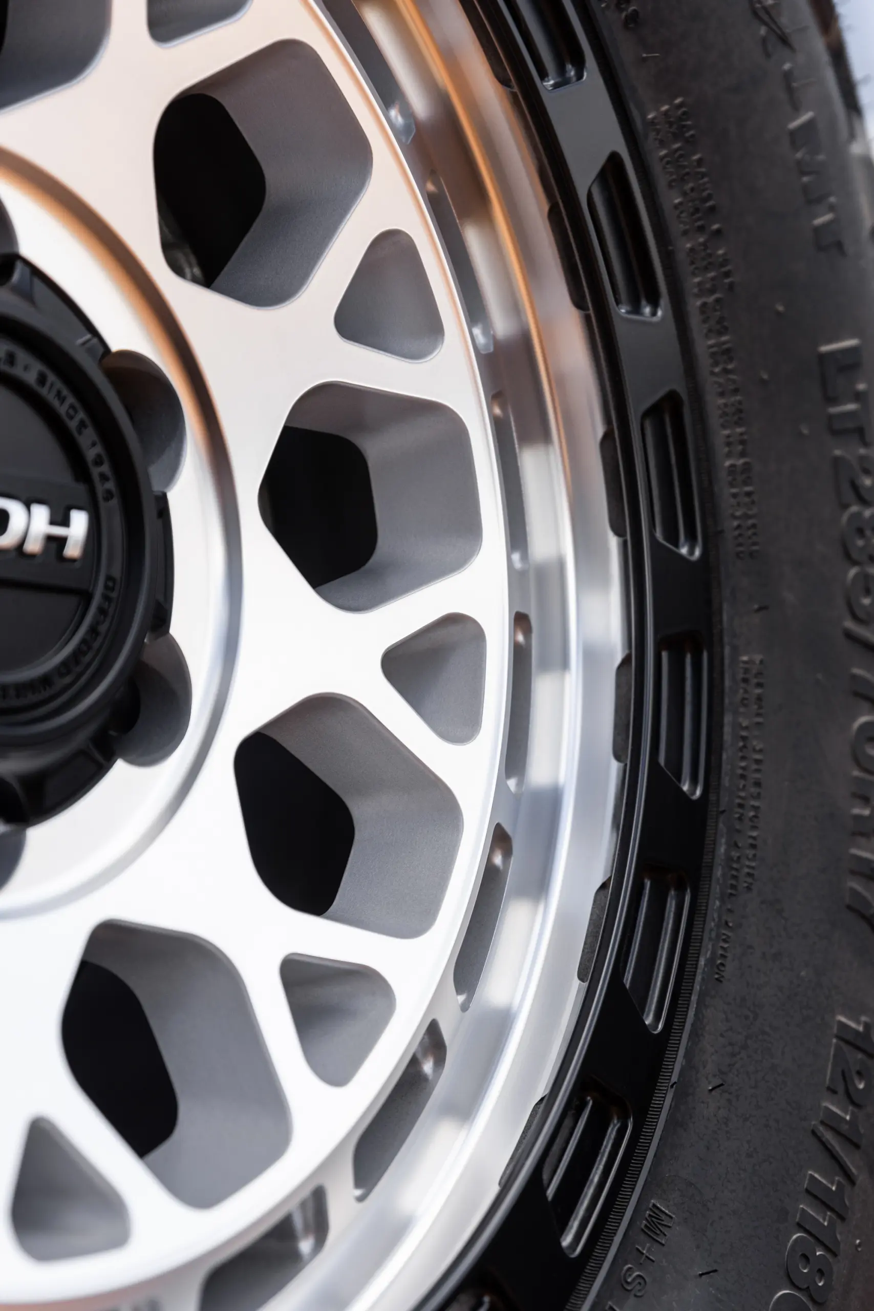 Close-up of ROH Atlas 4x4 Wheel in Machined Centre Black Lip finish