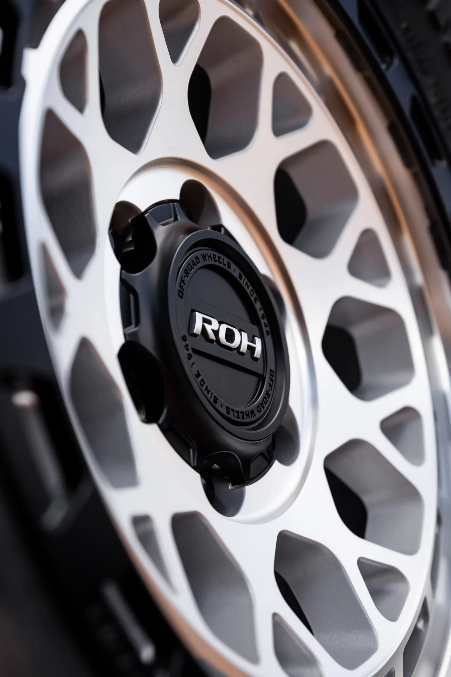 Close-up of ROH Cap on Atlas 4x4 Wheel in Machined Centre Black Lip finish