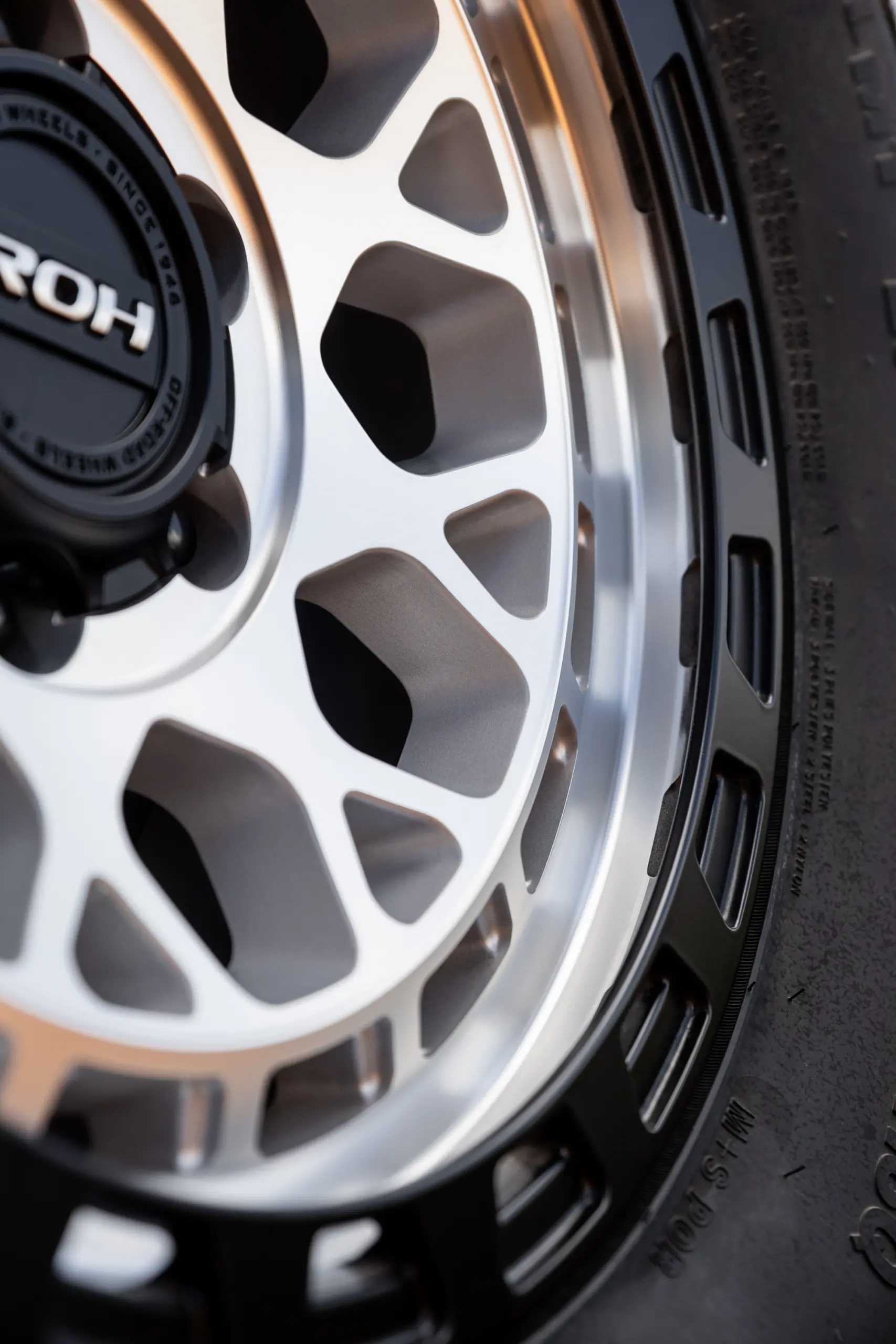 Close-up of ROH Atlas 4x4 Wheel in Machined Centre Black Lip finish