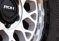 Close-up of ROH Atlas 4x4 Wheel in Machined Centre Black Lip finish