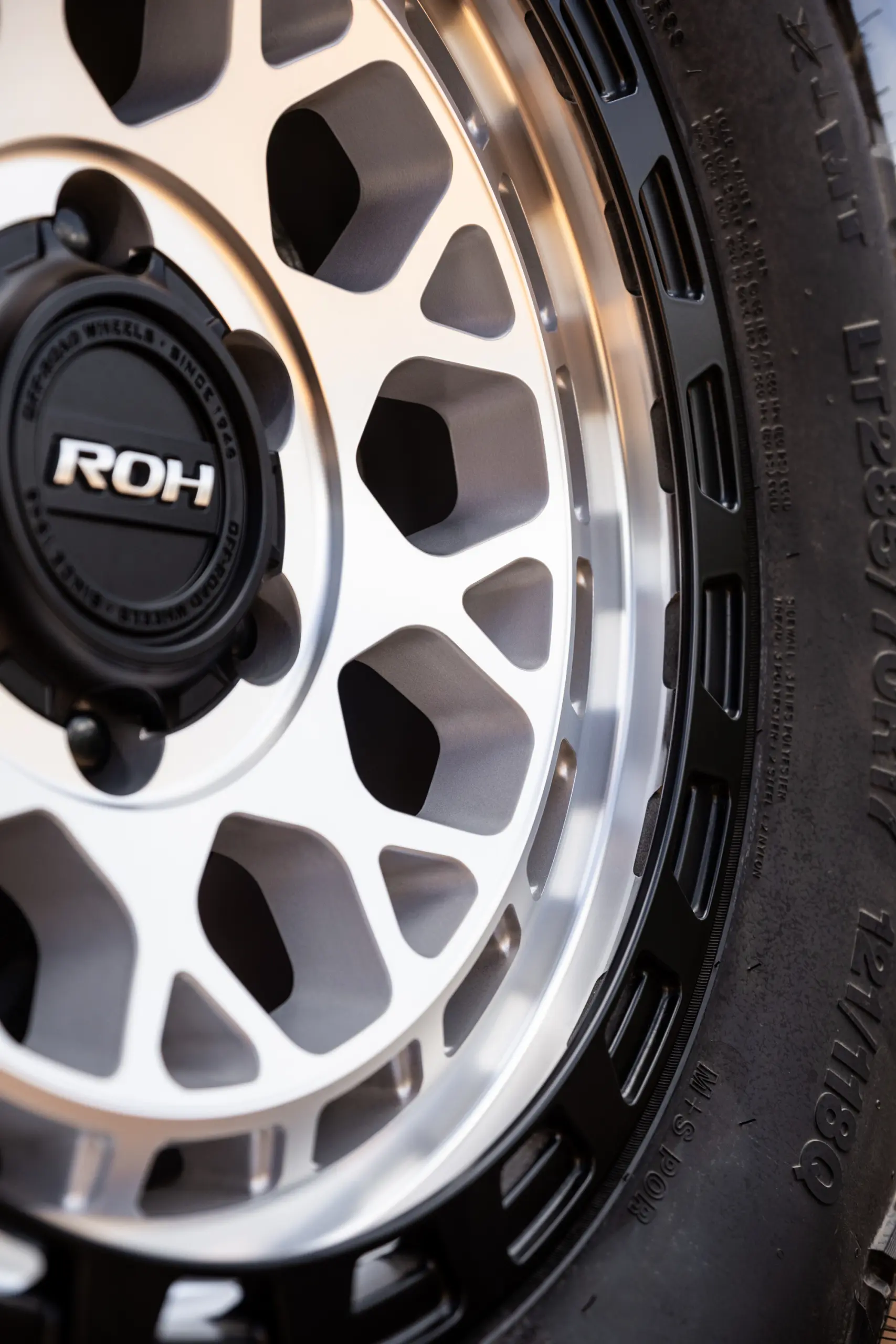 Close-up of ROH Atlas 4x4 Wheel in Machined Centre Black Lip finish