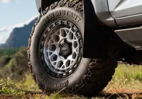 Grey Isuzu MU-X with ROH Atlas 4x4 Wheel in Machined Centre Black Lip finish off road