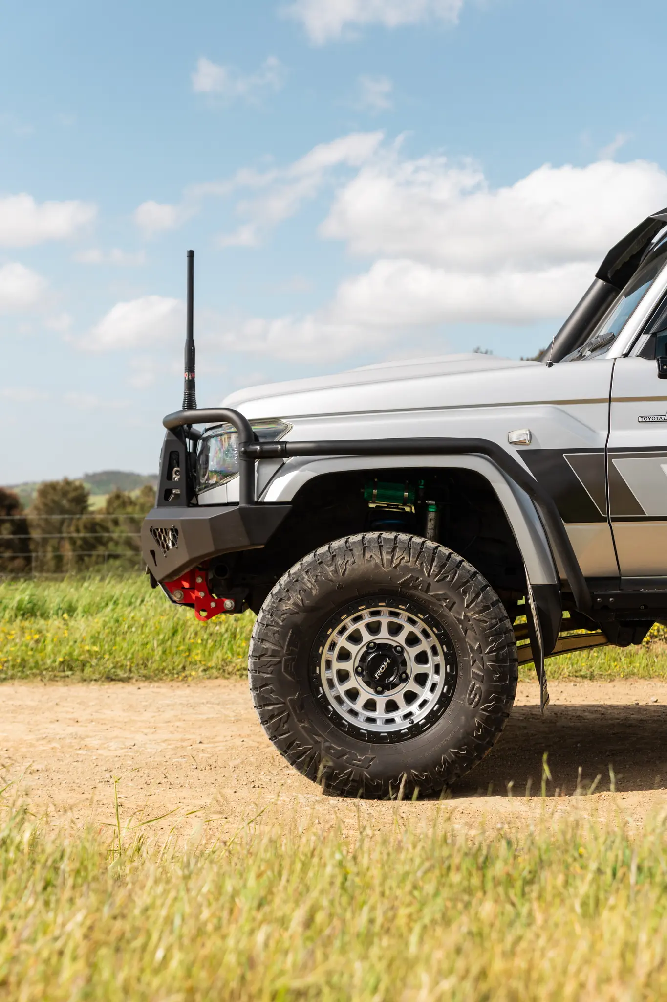 76 Series Landcruiser - Assault