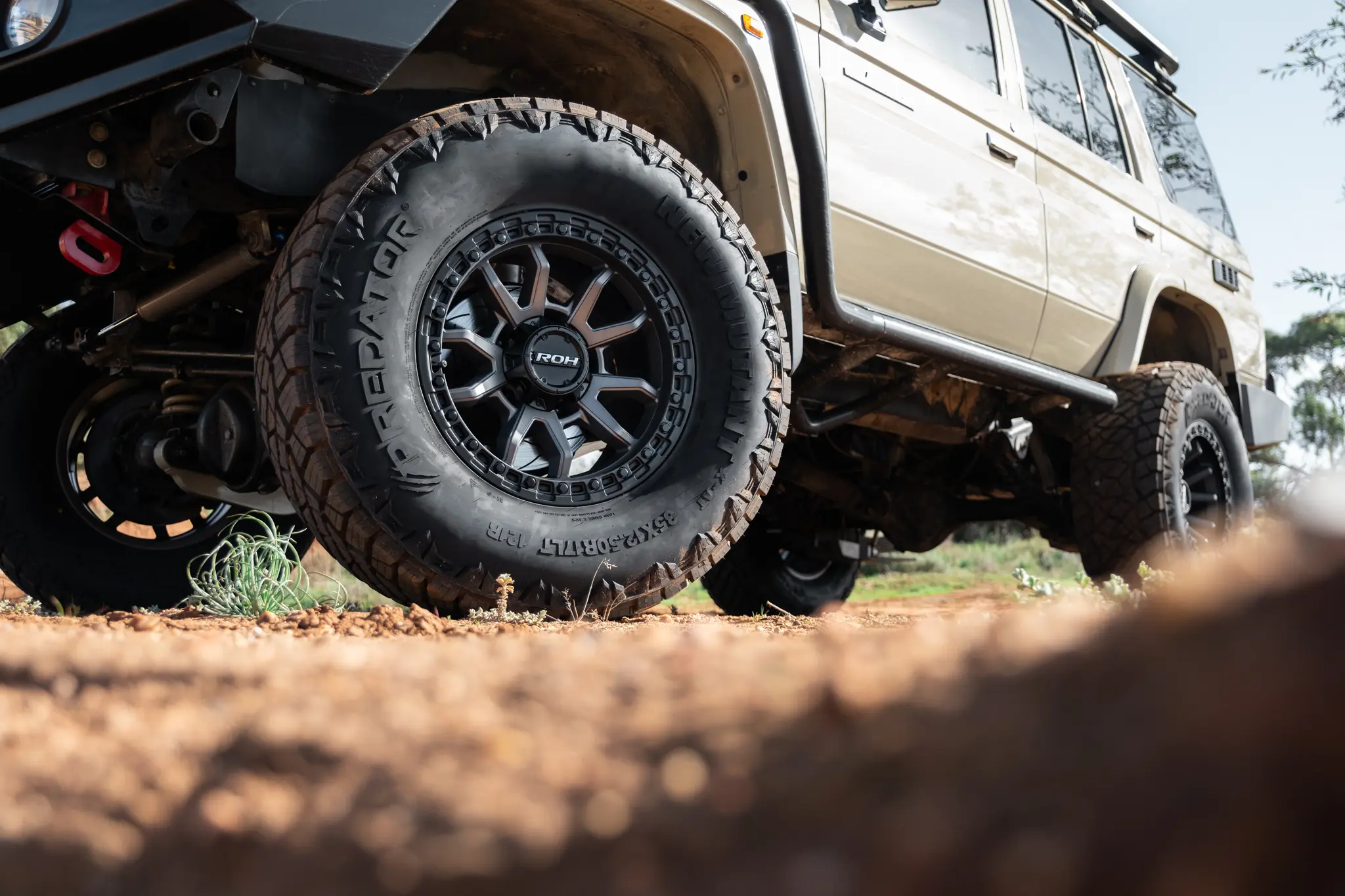 Toyota LandCruiser 76 Series with Graphite Centre Black Lip Raid 5 4x4 Wheel off road