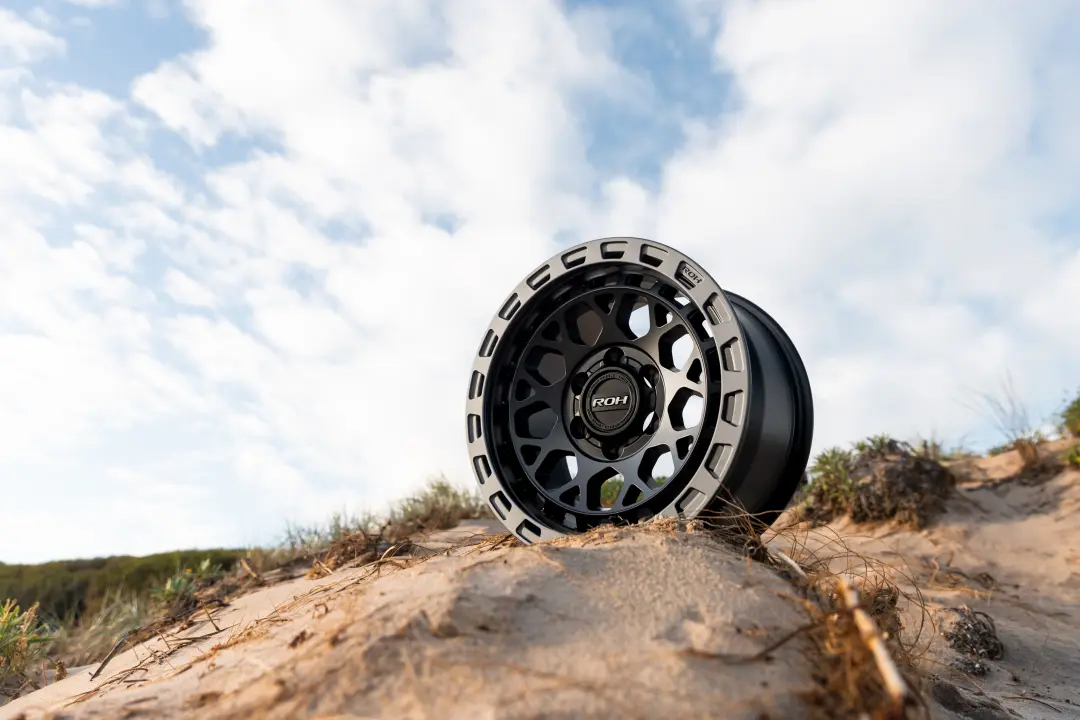 ROH Atlas Black Centre Graphite Lip 4x4 Wheel on Sand Dunes