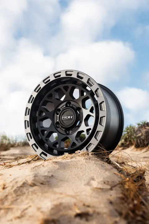 ROH Atlas Black Centre Graphite Lip 4x4 Wheel on Sand Dunes