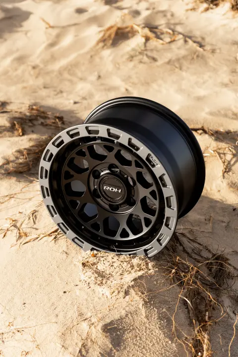 ROH Atlas Black Centre Graphite Lip 4x4 Wheel on Sand Dunes