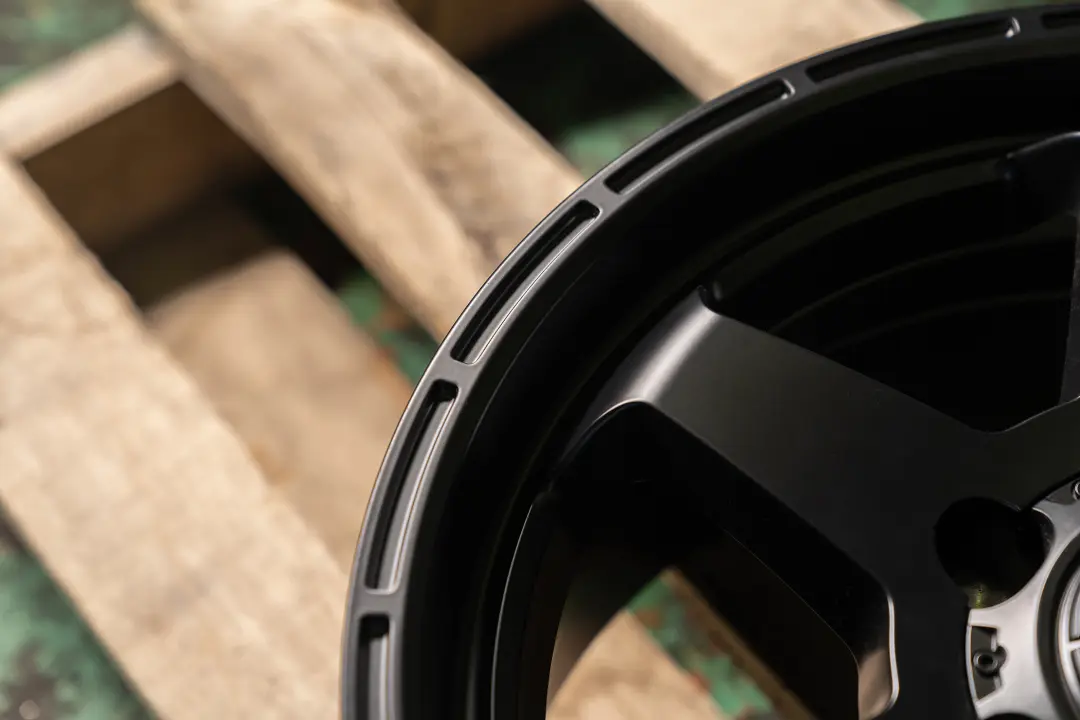 Detail image of ROH Torque 4x4 Alloy Wheel in Matte Black on pallet in warehouse