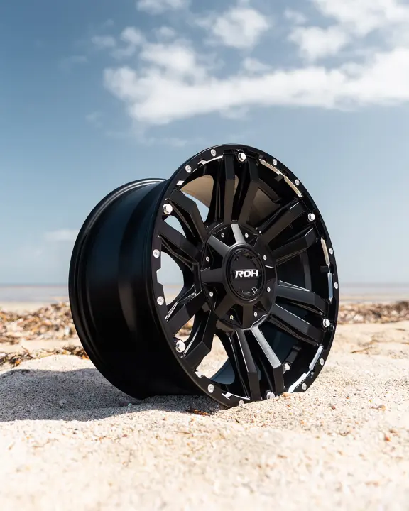 ROH Vapour 4x4 Alloy Wheel Matte Black Machined Accents on Beach