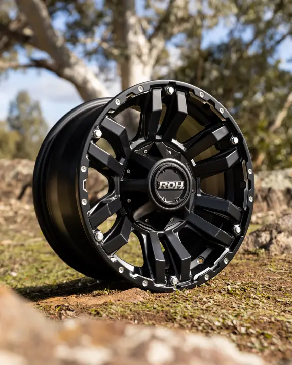 ROH Vapour 4x4 Alloy Wheel Matte Black Machined Accents in nature