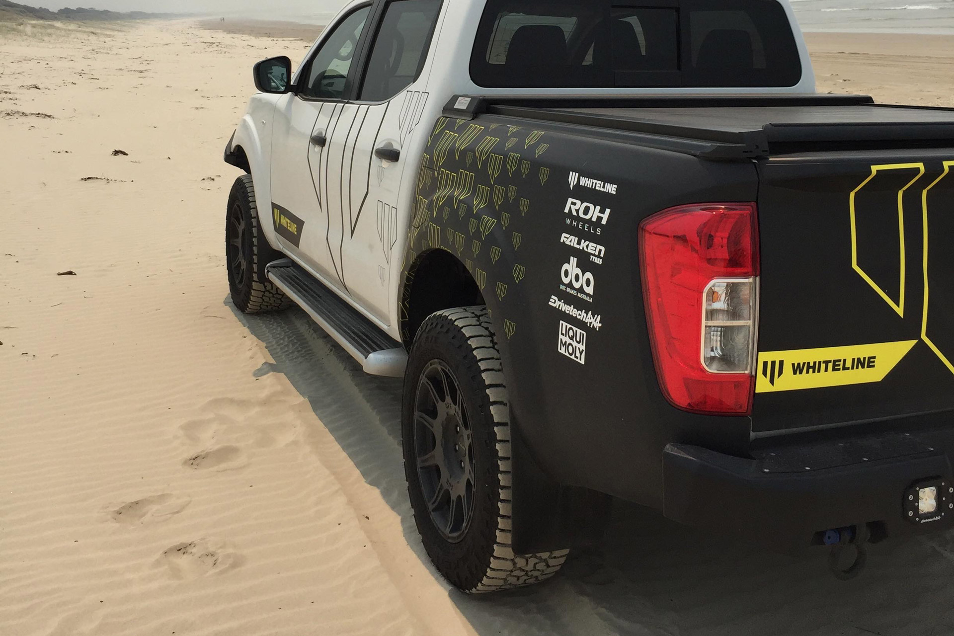 ROH Flow forged 4x4 wheel on Navara at the beach